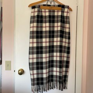 Nouveau 12P Calf/Full Length Fringed Wool Skirt